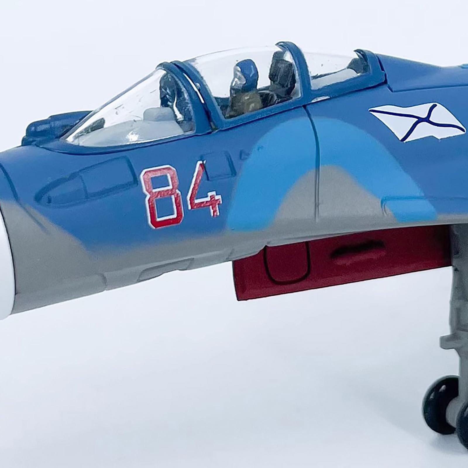 Amazon.co.jp: 1/100スケール ロシア海軍 Su-33 戦闘機 合金モデル
